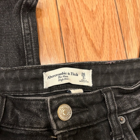 Abercrombie Mom High-Rise Jean - Picture 2 of 6